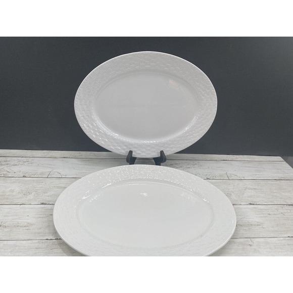 2 Vintage Gibson Embossed Oval Serving Platters 14x10.5 and 14.75x10.5 LOT OF 2 - Picture 4 of 11